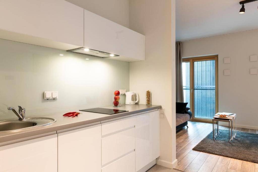 Warsaw Night Apartments Menica Residence Екстериор снимка