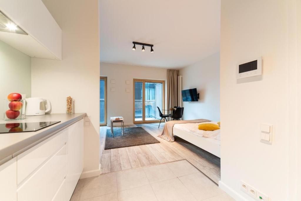 Warsaw Night Apartments Menica Residence Екстериор снимка