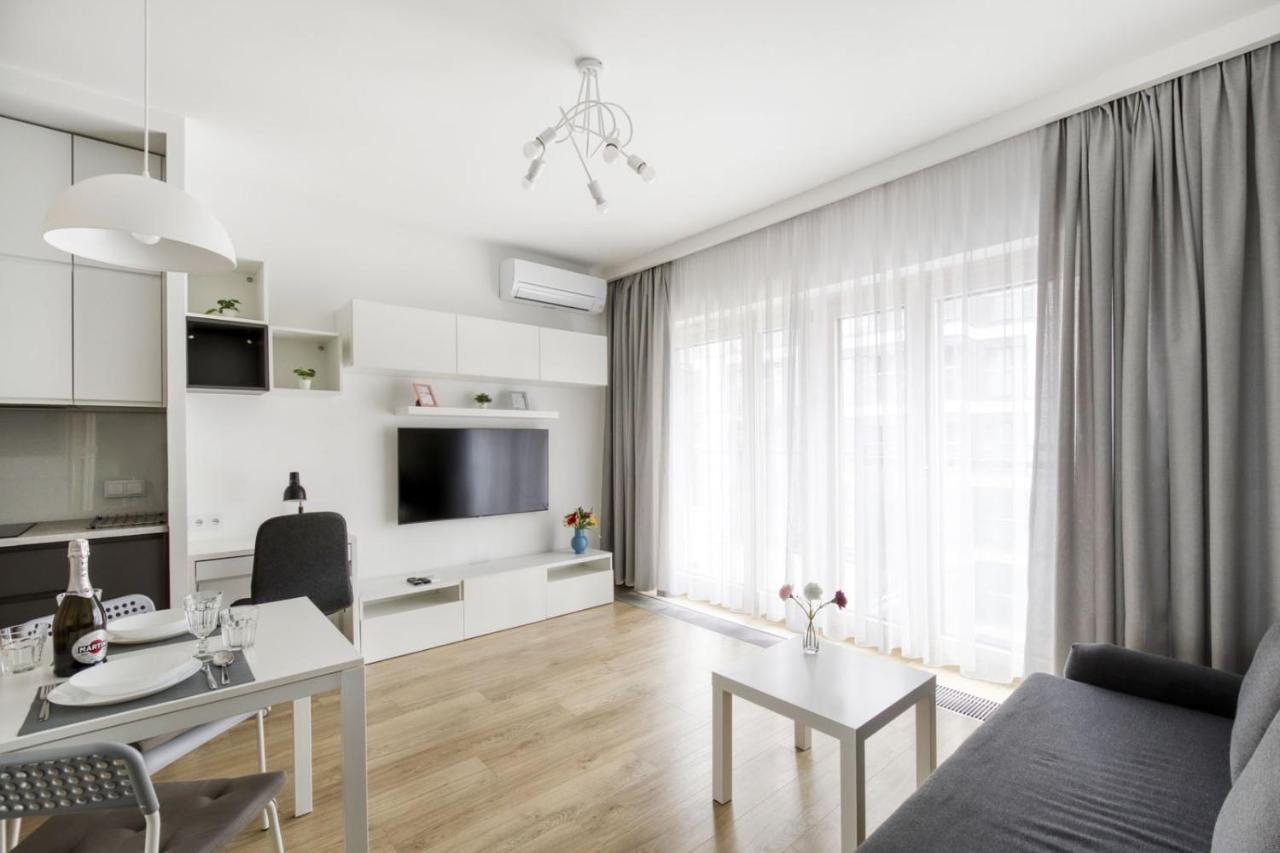 Warsaw Night Apartments Menica Residence Екстериор снимка