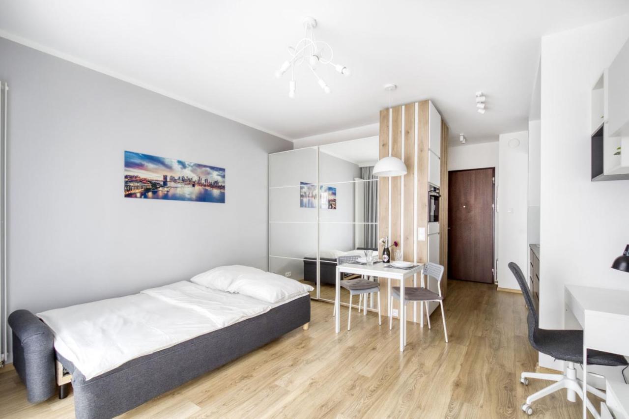 Warsaw Night Apartments Menica Residence Екстериор снимка
