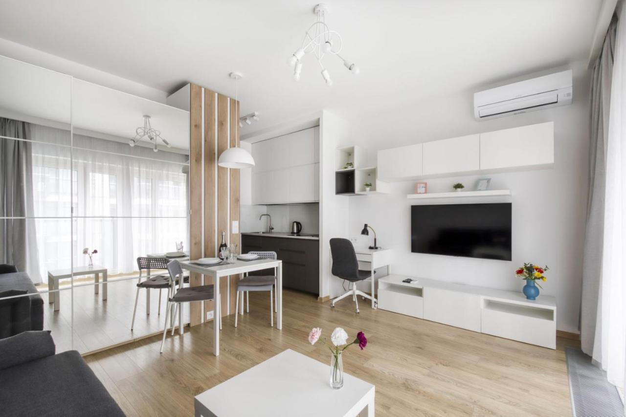 Warsaw Night Apartments Menica Residence Екстериор снимка