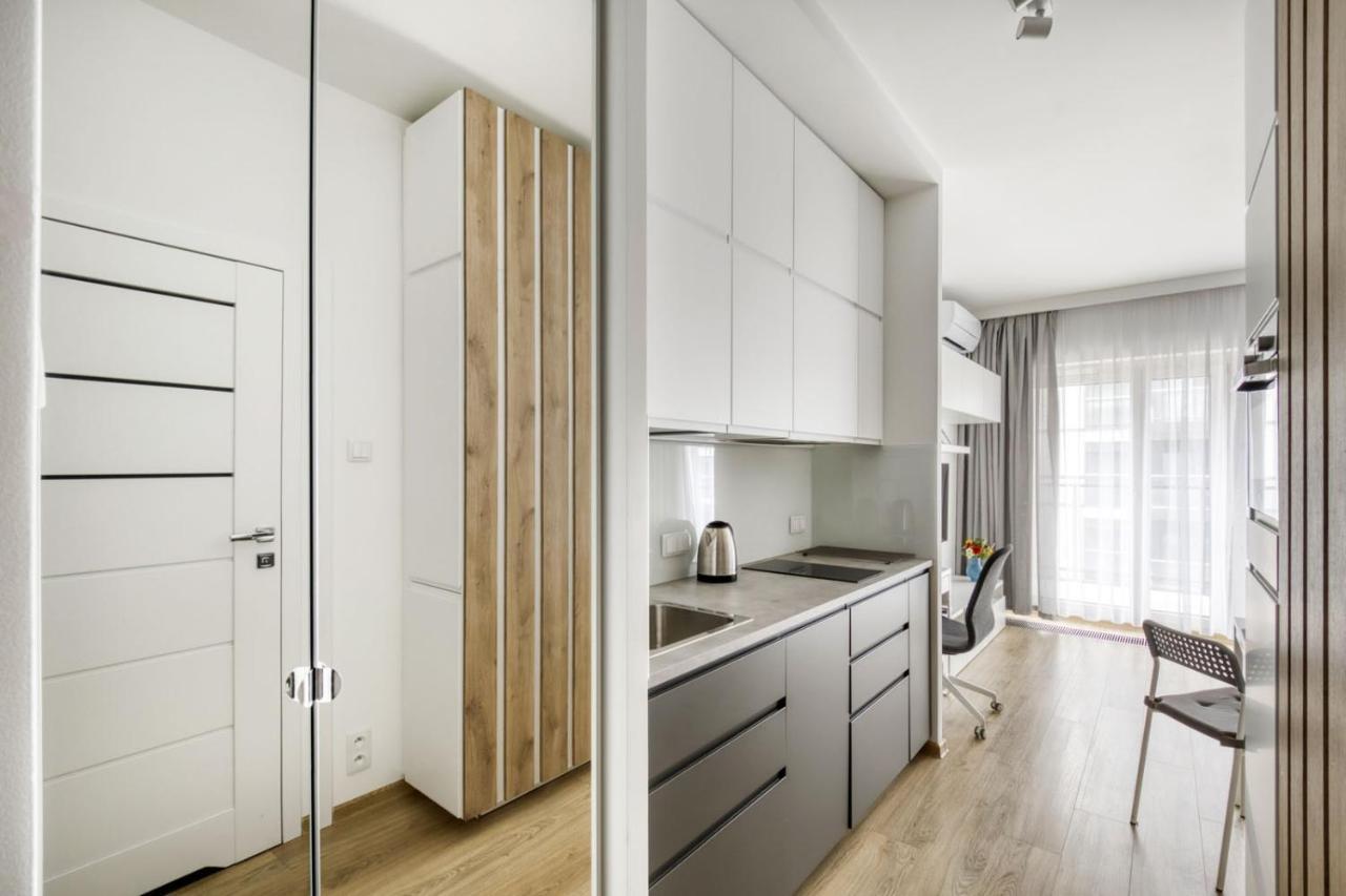 Warsaw Night Apartments Menica Residence Екстериор снимка