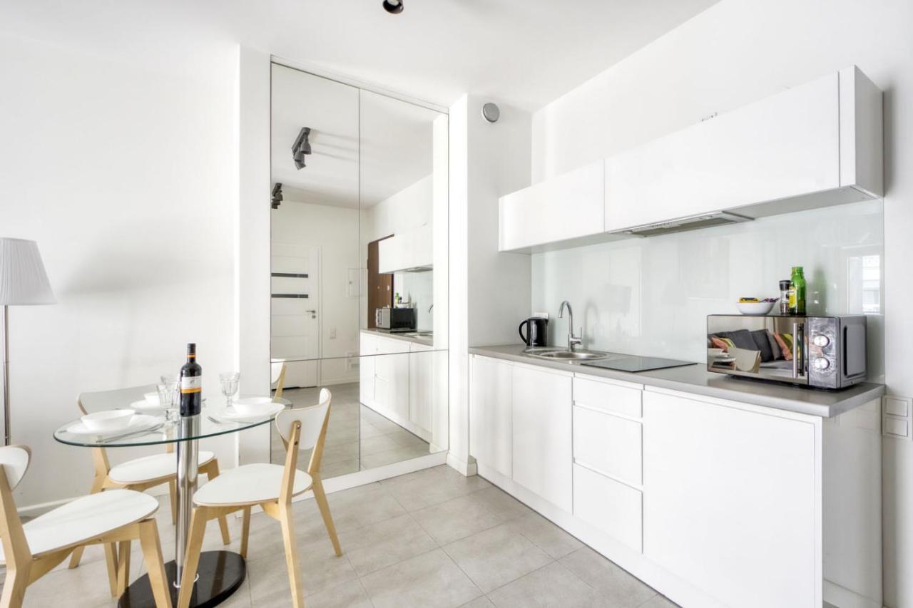 Warsaw Night Apartments Menica Residence Екстериор снимка